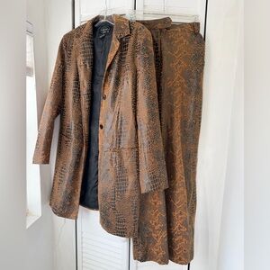 VTG Selene Sport 2 piece Faux Leather Snake Skin Set